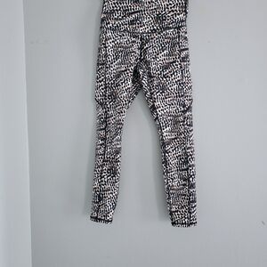 Move Theology Animal Print Like Leggings S